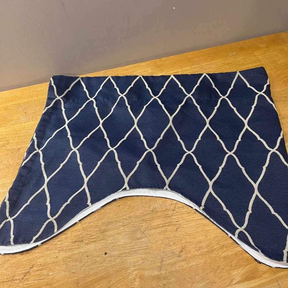 JCPenney Home Navy Blue White Trellis Scalloped Valance 48x21 Rod Pocket Lined